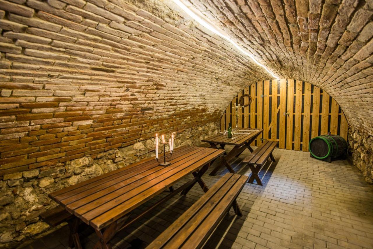 Malovany Dvur Holiday home *